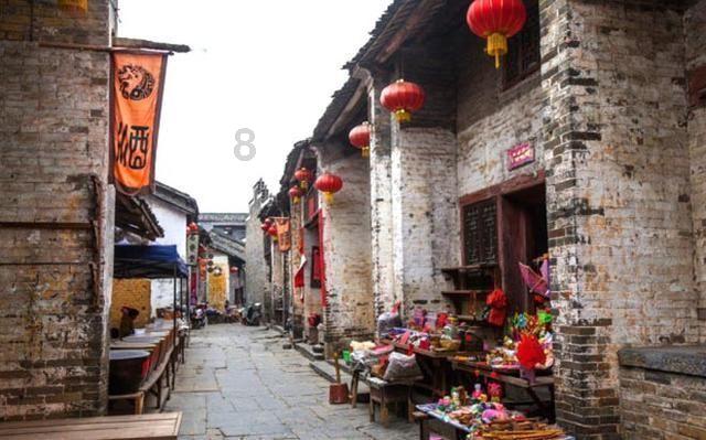 “没有过不去的坎,都会好起来” 一张口红写的纸条,把她留在青岛